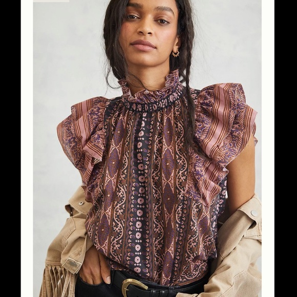 Caricia Ruffled Blouse - Picture 2 of 11